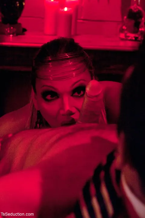 Trans Woman Strips Nude, Turns and Twists to Show Front and Back – photo 4 of 21