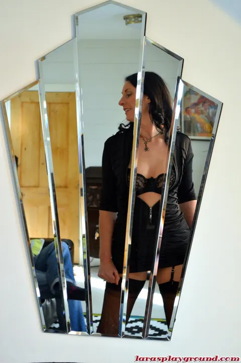 Lara Latex: Tall Brunette MILF in Stockings and Heels Takes Anal Outdoors – photo 5 of 21