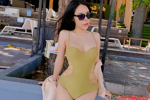 Busty Trans Woman Strips Out of Her Lingerie – photo 10 of 20