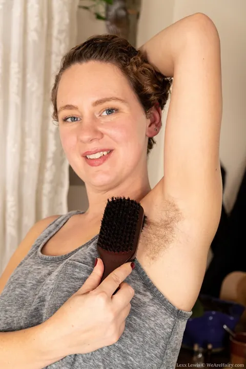 Lexx Lewis: Brunette MILF Brushes Hairy Pits and Fingers Her Bush – photo 1 of 16