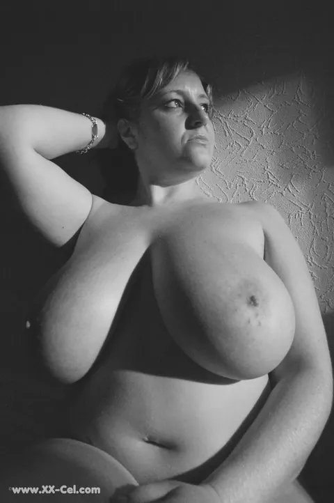 Mature BBW Bares Her Big Tits and Poses in Black and White – photo 4 of 20