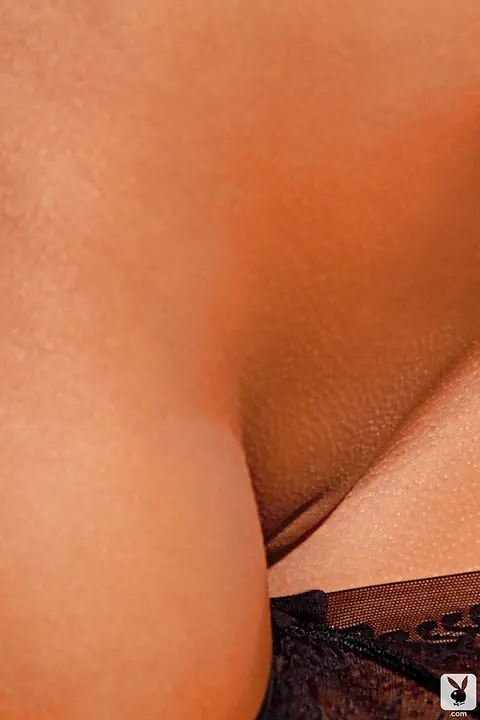 Rebecca Carter: Busty Babe Strips Off Her Panties and Spreads Outdoors – photo 5 of 16