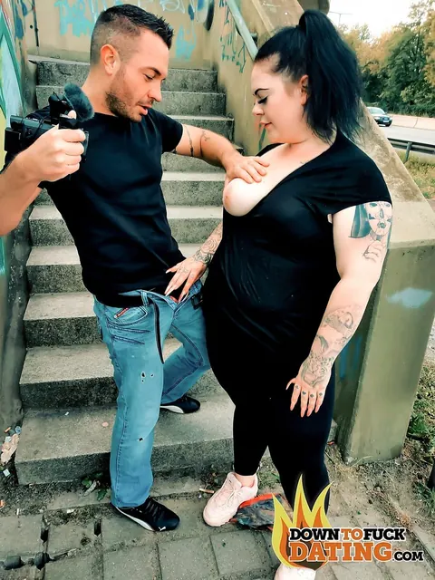 BBW Takes Anal Doggy Style Outdoors and Finishes in Mouth – photo 4 of 19