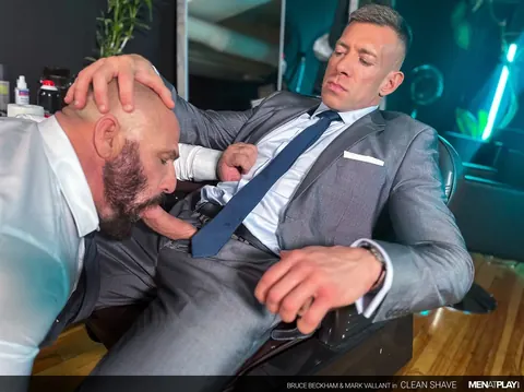 Two Men Fuck Bareback and Kiss – photo 13 of 20