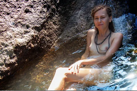 Skinny Amateur Strips Nude and Spreads Her Pussy Outdoors – photo 10 of 21