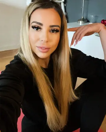 Thick Blonde Takes Nude Selfies Showing Her Big Ass