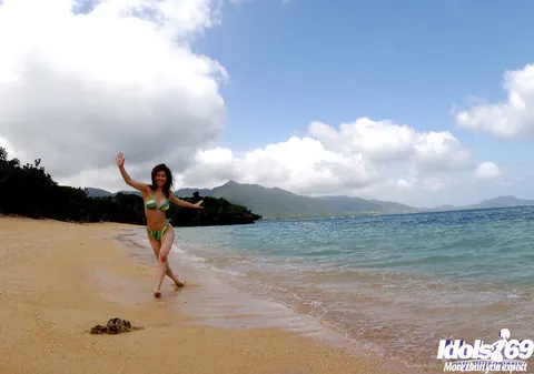 Adusa Kyono: Japanese Babe with Big Tits Strips Out of Her Bikini on the Beach – photo 8 of 16