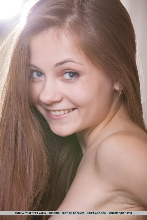 Ennu A: European Brunette Spreads Her Legs to Show Her Hairy Bush – photo 7 of 18