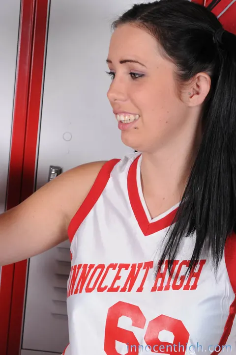 Cherry Ferreti: Brunette Sucks Coach and Takes a Facial – photo 4 of 21