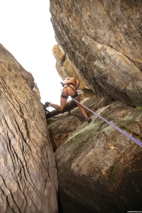 Sara J: Skinny Blonde Goes Topless on a Public Mountain Climb – photo 19 of 21