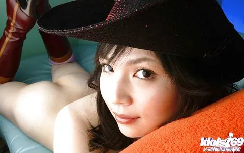 Kanan Kawaii: Thick Asian Babe Pulls Her Panties Aside and Spreads in Boots – photo 12 of 16