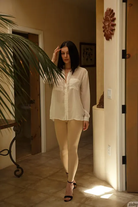 Amanda Lane: Short-Haired Brunette Teases in a Skirt and Pantyhose – photo 4 of 11