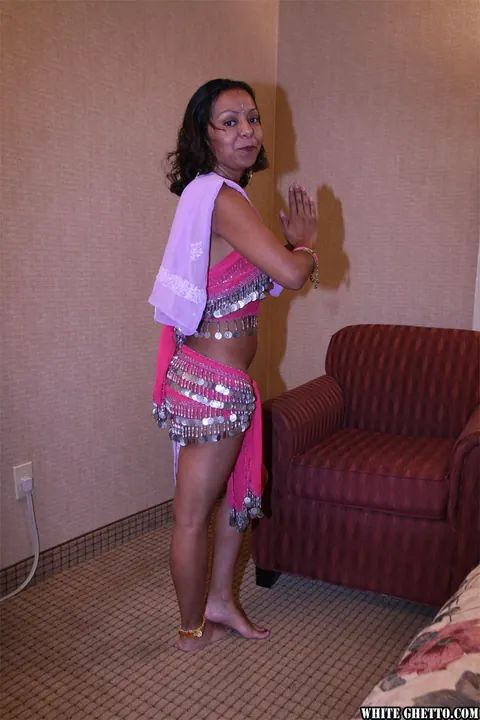 Indian Woman Spreads Her Pussy Wide Open – photo 8 of 19