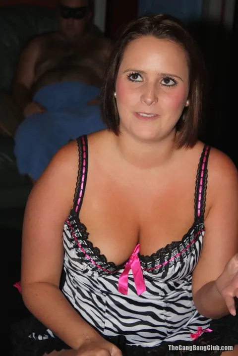 Kimberley Scott: Blonde MILF and Curvy Woman in Interracial Group Sex – photo 8 of 20