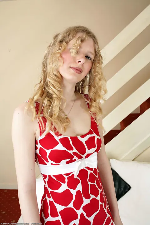 Woman Strips Naked and Shows Her Hairy Pussy – photo 2 of 21