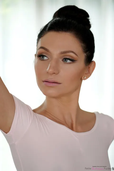 Lina Arian: Ballerina Brunette Sucks Cock and Gets Fucked After Spreading – photo 4 of 16