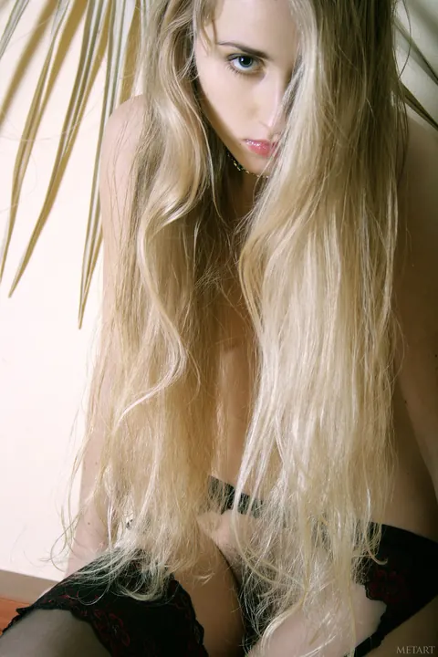 Blonde in Stockings Fingers Her Hairy Bush – photo 17 of 21