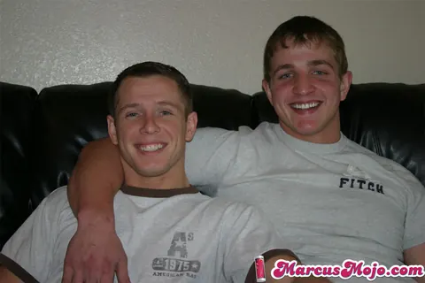 Man Fingers His Ass and Strokes to Cumshot – photo 2 of 21