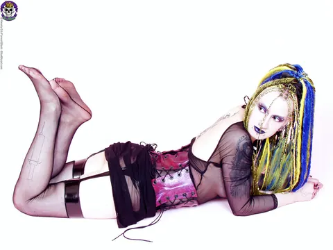 Woman in Lingerie and Stockings Pulls Crotch Aside and Spreads Her Legs – photo 12 of 15