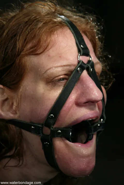 Sye Rena: Redhead Undresses for Bondage and Restraints – photo 8 of 21