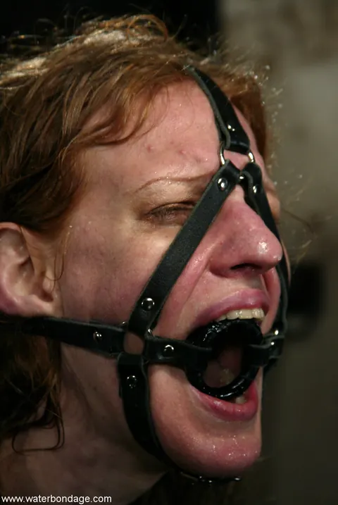 Sye Rena: Redhead Undresses for Bondage and Restraints – photo 12 of 21