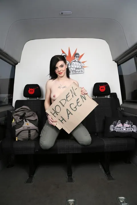 Scarlett Rose: German Brunette Strips and Masturbates in a Van – photo 2 of 17