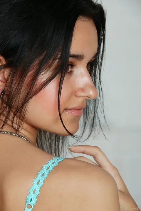 Ramira: Black-Haired Babe with Big Natural Tits Strips Out of Her Lingerie – photo 2 of 17