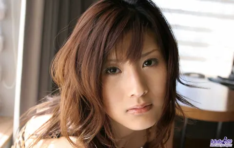 Sara Tsukigami: Japanese MILF Strips Out of Her Bikini and Shows Her Hairy Pussy – photo 1 of 16