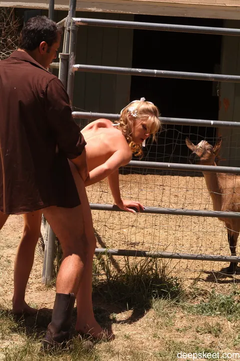 Brooke Banner: Tall Blonde MILF Takes Anal Doggy Style in the Forest – photo 9 of 15