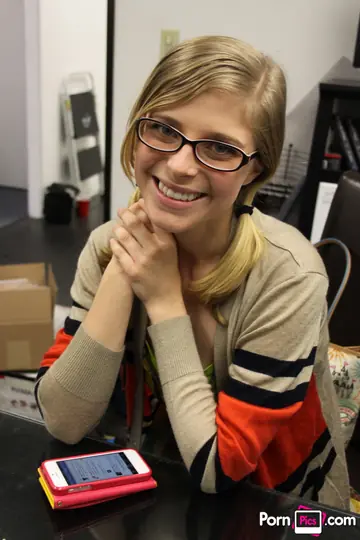 Penny Pax – Redhead with Big Natural Tits Gets Face Fucked and Takes Cum on Glasses