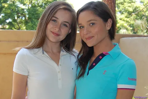 Danni Rivers & Zoe Bloom: Petite Brunette Lesbians Lick Pussy Outdoors – photo 4 of 11