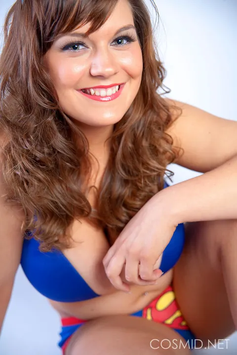 Hannah Sharp: Thick British Brunette Changes Lingerie and Removes Glasses – photo 9 of 16