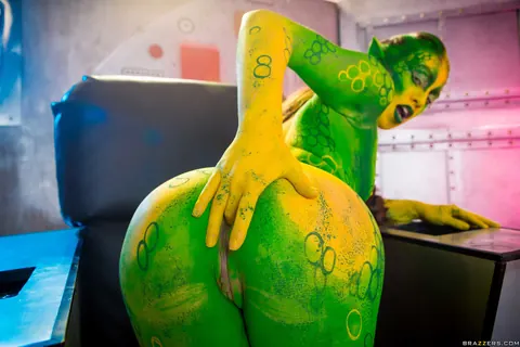 Eva Parcker: Woman in Cosplay Spreads Her Legs and Shows Her Natural Tits – photo 12 of 20