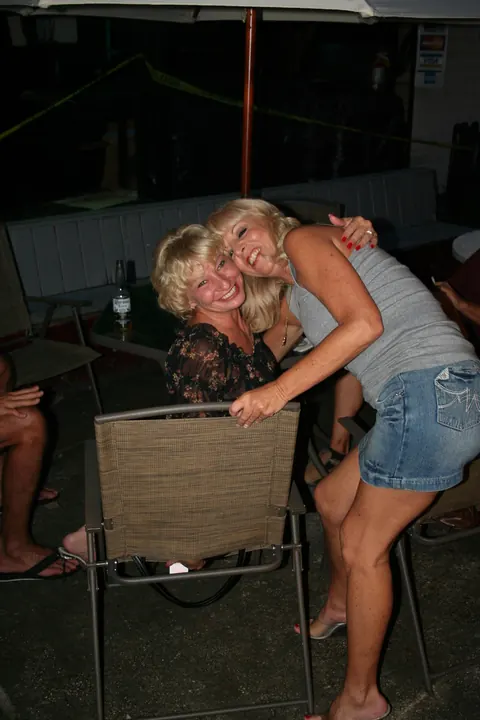 Double Dee: Tall Blonde MILF with Big Tits Kisses in Group Session – photo 5 of 20