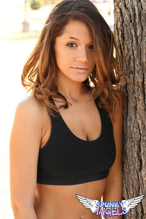 Brittany Maree: Thick Brunette Poses Outdoors in Shorts and a Sports Bra – photo 5 of 12