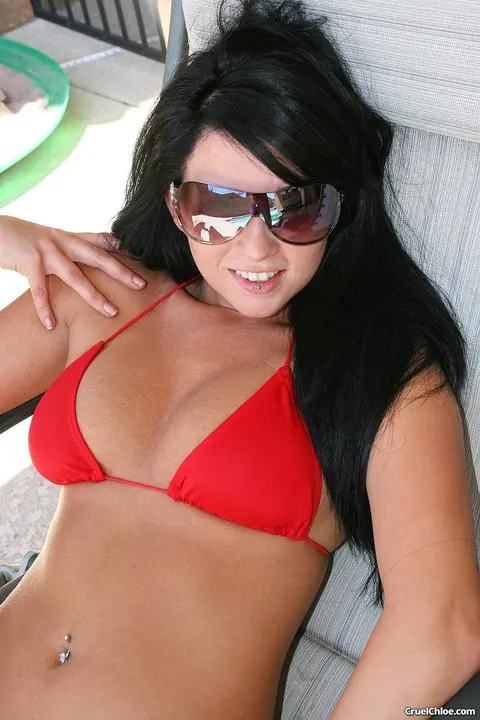 Black-Haired Woman Strips Out of Her Red Bikini – photo 8 of 21