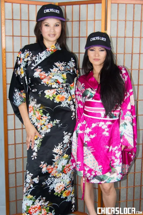 Lady Mai: Slim Asian Blondes Kiss, Undress, and Lick Pussy – photo 1 of 17