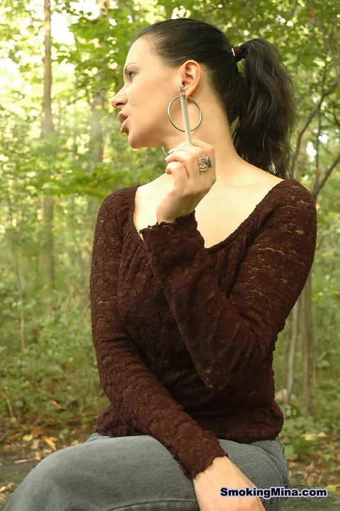 Brunette Unbuttons Her Jeans and Spreads in the Forest – photo 5 of 16