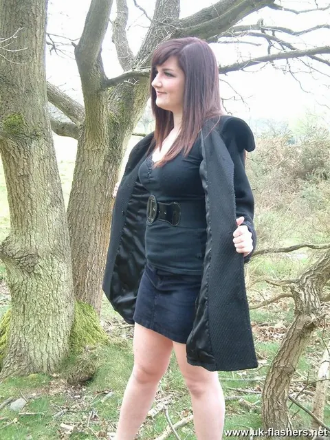 British Babe with Big Tits Shows Her Ass and Pussy in the Woods – photo 4 of 12