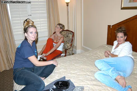 Brooke Banner: Tall Blonde MILF in Jeans Strips with a Slim Woman in a Hotel – photo 4 of 16