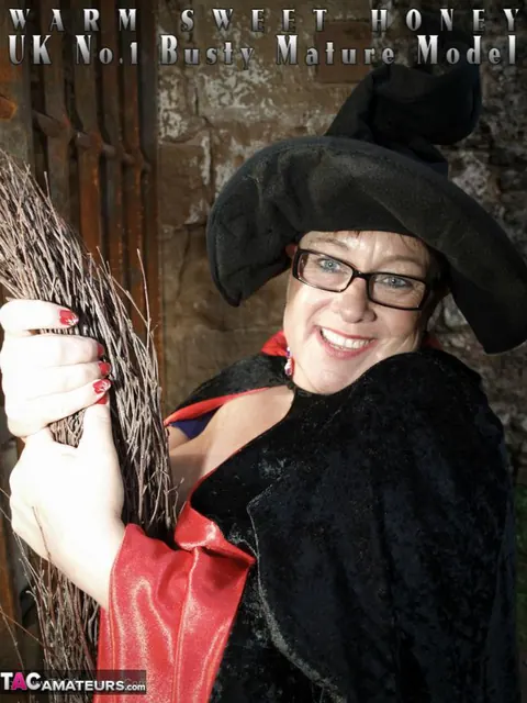 Busty European MILF Strips Out of Her Cosplay Costume Outdoors – photo 16 of 20