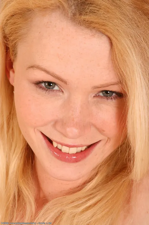 Camilla Krabbe: Petite Blonde Shows Her Hairy Pussy – photo 11 of 21