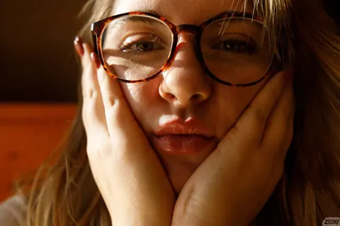 Olivia Yukon: Thick Blonde Amateur Flashes Her Big Ass Outdoors Wearing Glasses – photo 3 of 13
