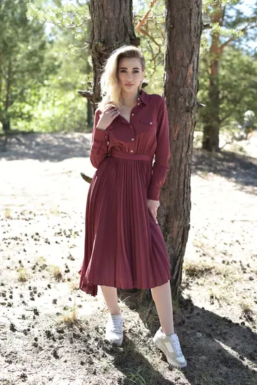Skinny Blonde Undresses and Poses Nude in the Forest