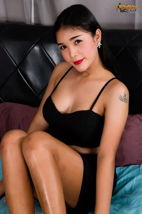 Asian Trans Woman Undresses and Poses Her Figure Nude – photo 1 of 16