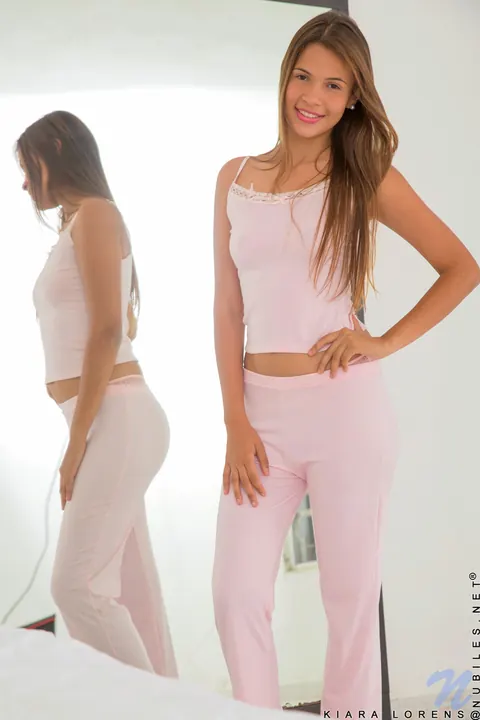 Kiara Lorens: Latina Brunette PAWG Fingers Her Pussy and Spreads Wide – photo 2 of 20