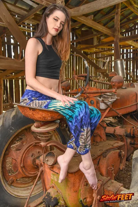 Skinny Brunette Spreads and Shows Her Feet in the Forest – photo 2 of 21