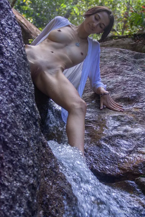 Slim Tattooed Woman Poses and Spreads Her Pussy Outdoors – photo 11 of 16