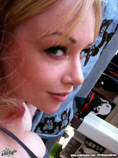 Kayden Kross: Blonde MILF with Big Enhanced Tits Takes Nude Selfies Spreading – photo 10 of 17