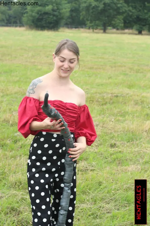 Woman Undresses Fully and Poses Naked Outdoors – photo 12 of 15